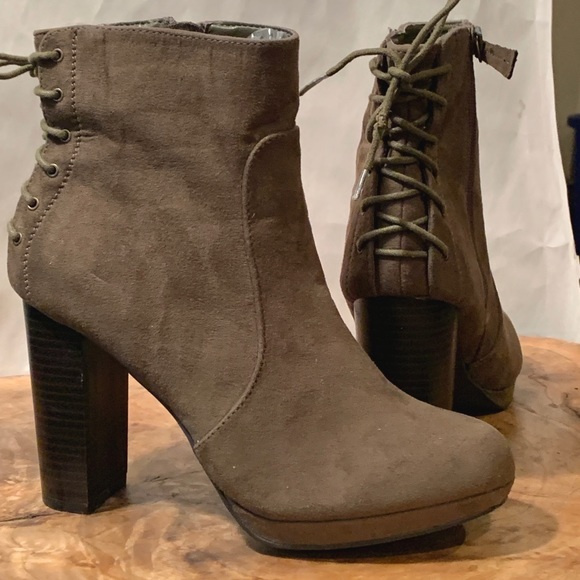 Justfab Miracai Olive Lace Back Ankle Booties - Picture 5 of 6